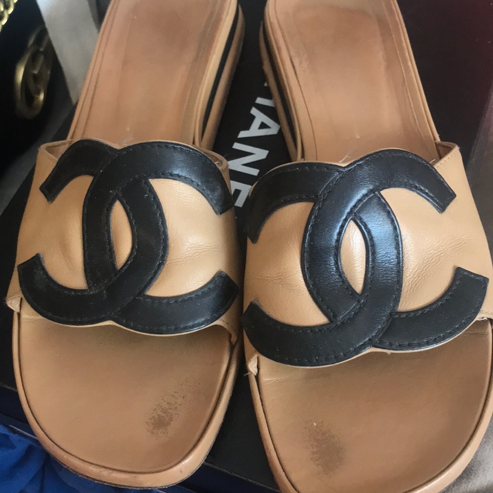 🔴CHANEL TWO TONE SANDALS, BOX & DUST BAGS